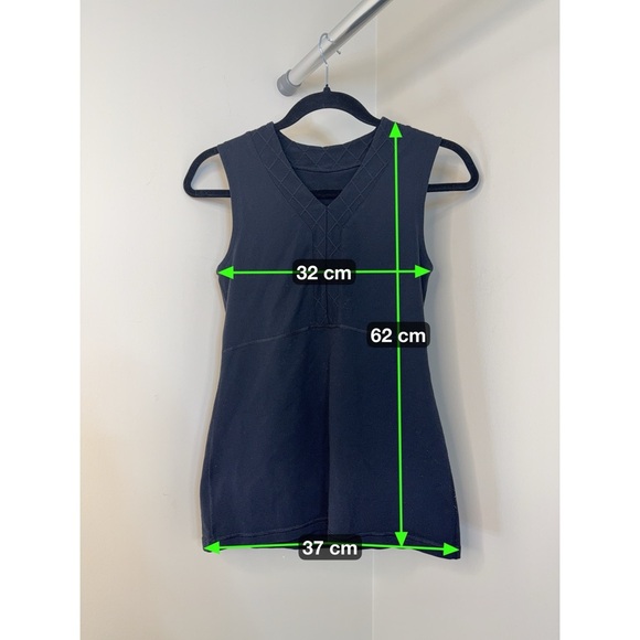 Lululemon Women’s Black Sleeveless V-Neck Athletic Tank – Fits Like Medium - Picture 4 of 4
